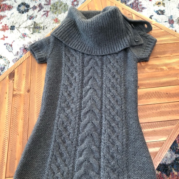 ‼️FINAL PRICE DROP‼️ BCBG sweater - Picture 2 of 3